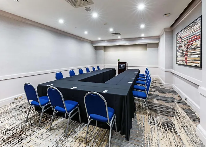 Doubletree By Hilton Tulsa At Warren Place