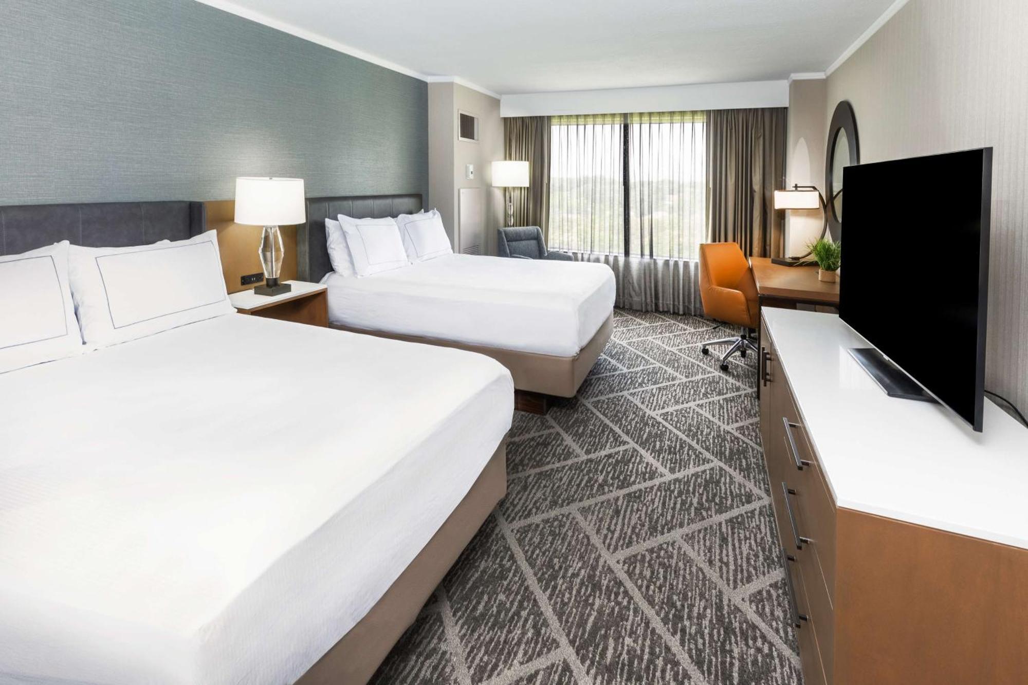 Doubletree By Hilton At Warren Place Tulsa