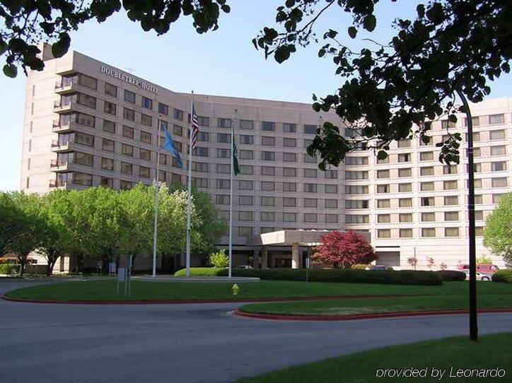 Doubletree By Hilton At Warren Place Hotel 3*